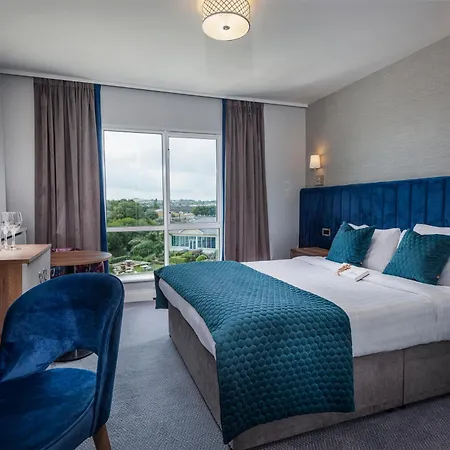 Bay Hotell