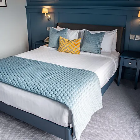 Bay Hotel 4*